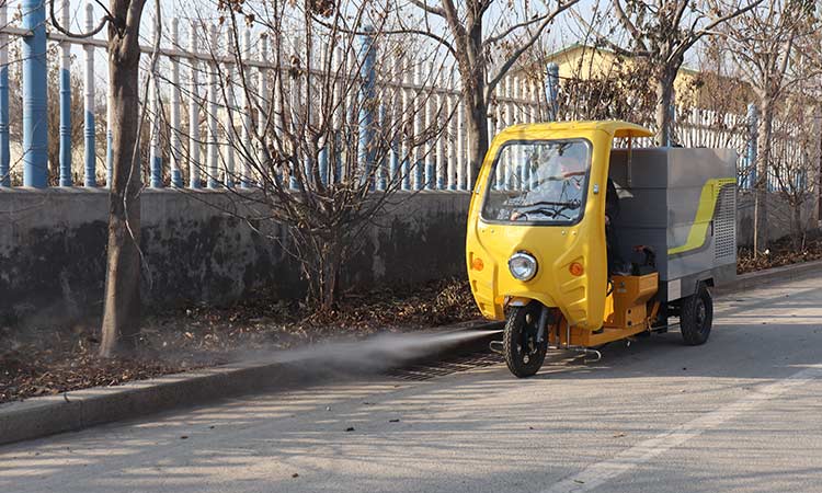 電動(dòng)高壓清洗車 環(huán)衛(wèi)道路清洗的好幫手