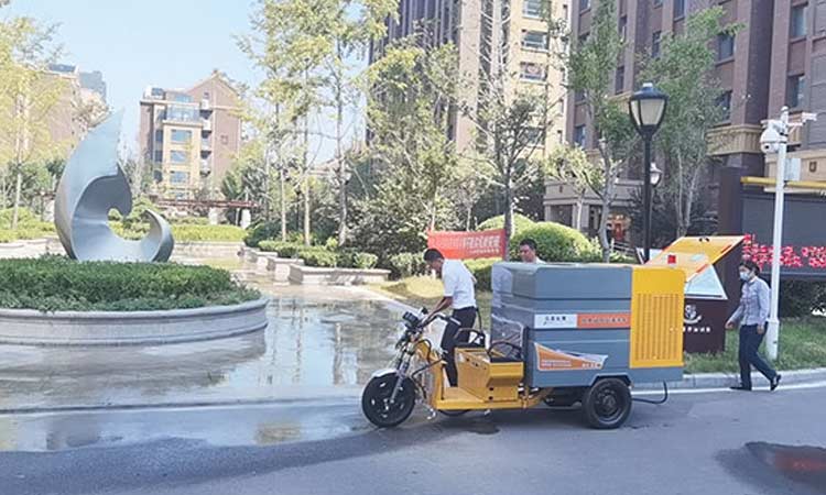 為什么選擇可上牌多功能高壓清洗車應(yīng)用在物業(yè)小區(qū)環(huán)衛(wèi)保潔工作？