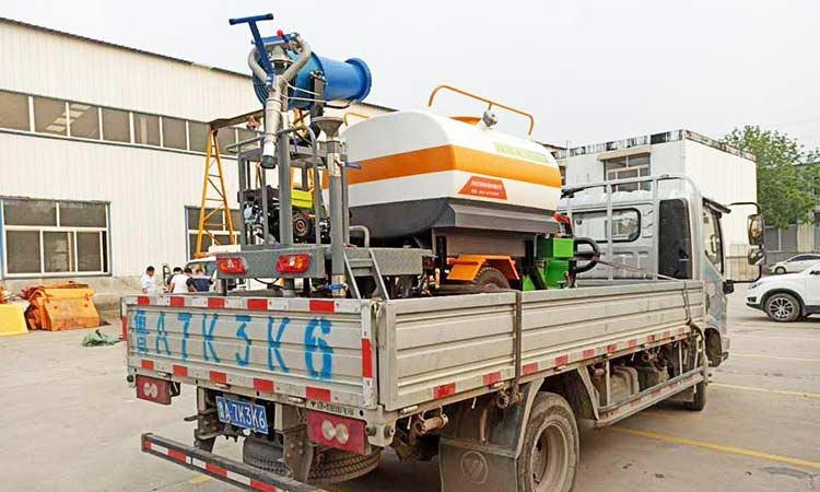 環(huán)衛(wèi)公司定制純電動三輪灑水車，用于疫情消毒噴霧
