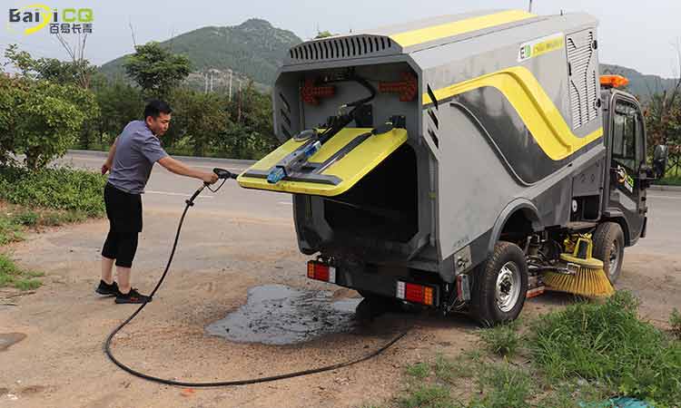 新型純電動(dòng)洗掃車(chē)