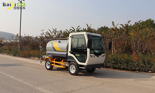 純電動四輪灑水車在大學校園應(yīng)用有何優(yōu)勢？