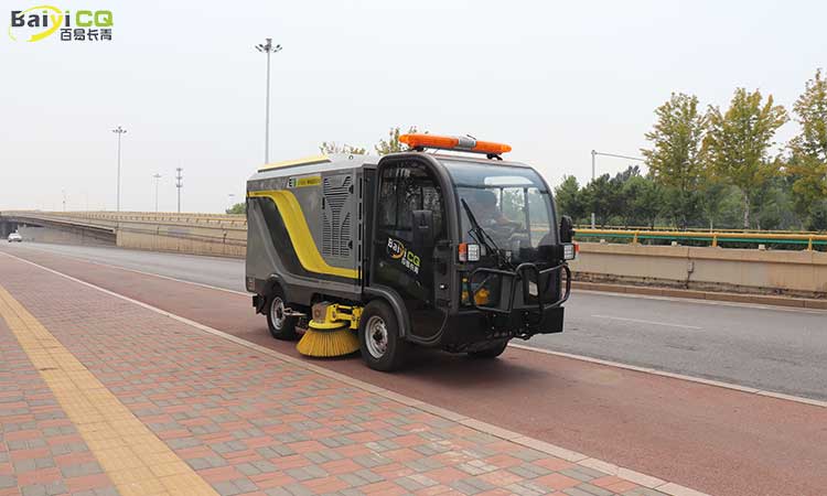 小型電動(dòng)洗掃車(chē)，背街小巷清潔小能手