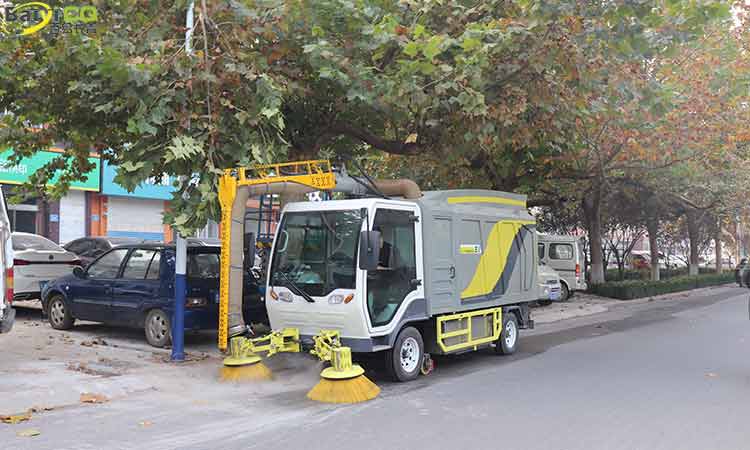 多功能樹(shù)葉收集車(chē)