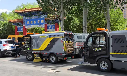 電動小型洗掃車已經(jīng)運(yùn)達(dá)內(nèi)蒙古某環(huán)衛(wèi)公司指定交車地點