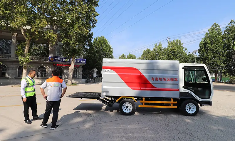 純電動分類垃圾清運(yùn)車，小區(qū)垃圾分類轉(zhuǎn)運(yùn)好幫手