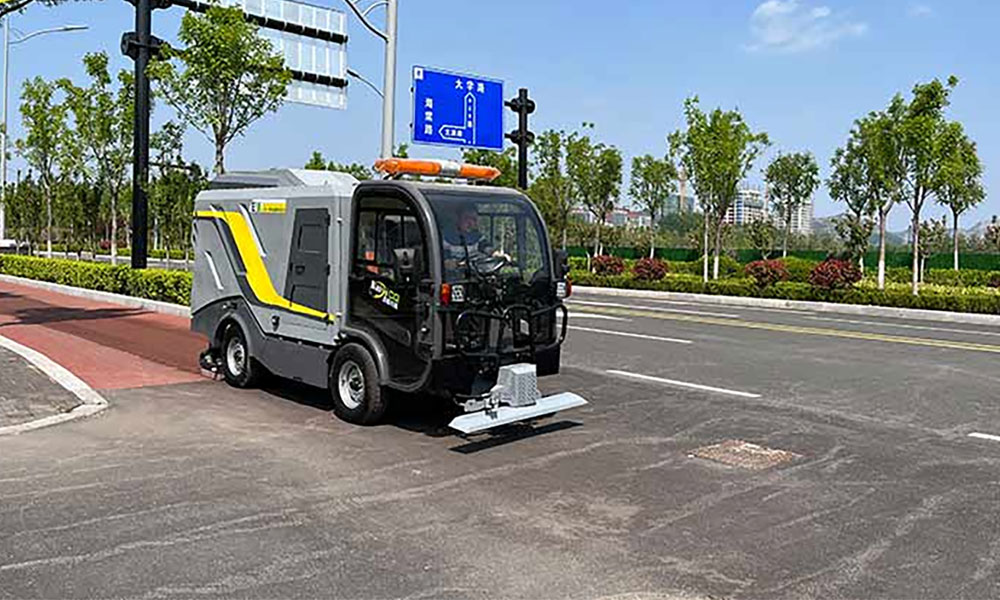 道路污染深度清潔車(chē)--深度清潔，多領(lǐng)域、多區(qū)域路面保潔、衛(wèi)生治理！