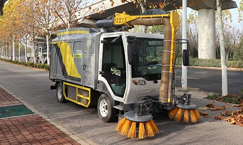 純電動多功能樹葉收集車--市政園林落葉清掃，低噪音，零排放！