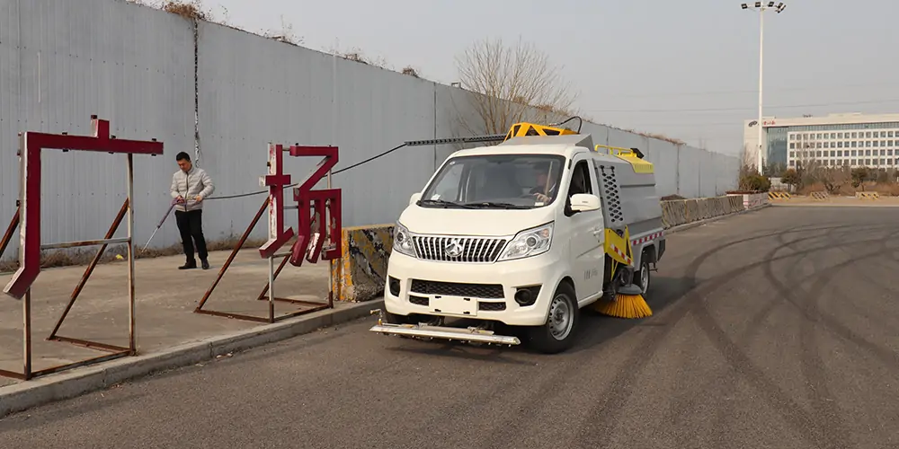可上牌道路洗掃車_電動洗掃車_環(huán)衛(wèi)洗掃車_小型洗掃車