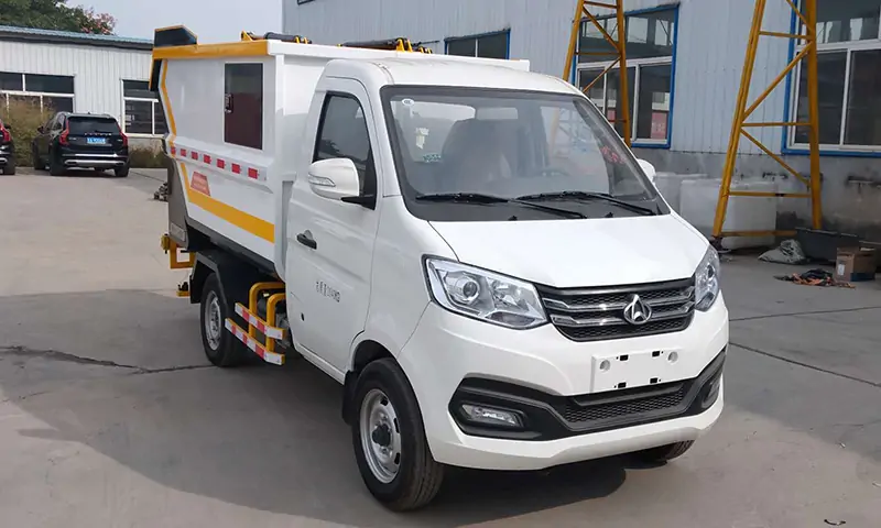 可上牌純電動垃圾清運(yùn)車，后裝垃圾形式，環(huán)保高效，創(chuàng)新回收！