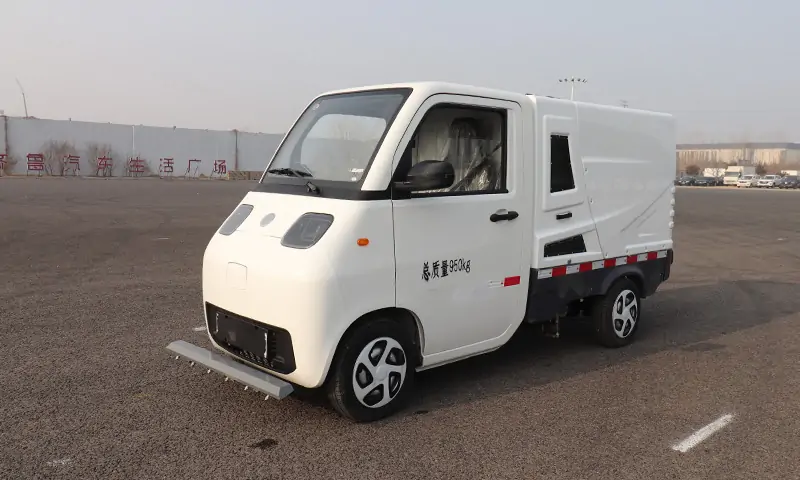 純電動小型道路養(yǎng)護(hù)車，道路清潔養(yǎng)護(hù)專用設(shè)備，經(jīng)濟(jì)環(huán)保，可上牌照