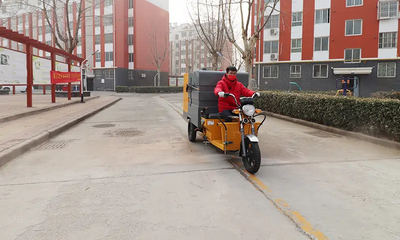 三輪多功能高壓清洗車，作業(yè)持久、功能多樣、效率高效！