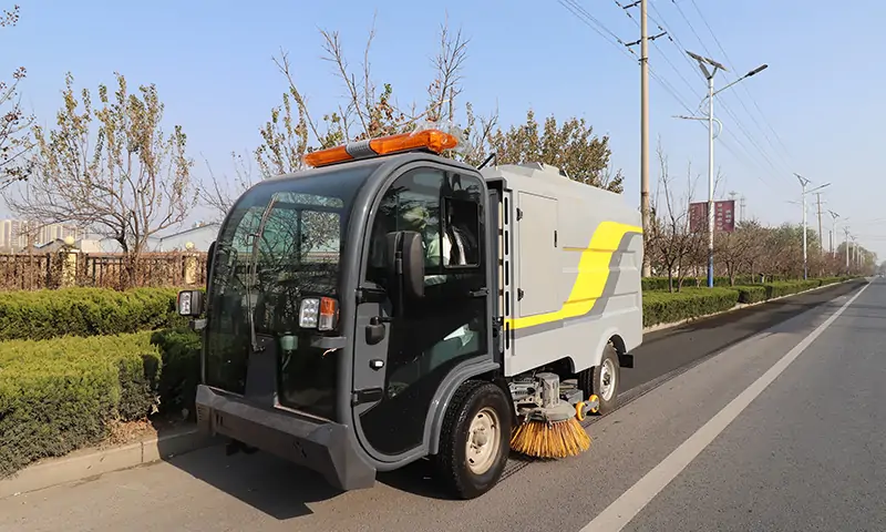 純電動(dòng)清掃車(chē)：助力城市環(huán)境衛(wèi)生建設(shè)